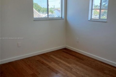 Villa ou maison à vendre à Hialeah, Floride: 3 chambres, 152.17 m2 № 1936977 - photo 4