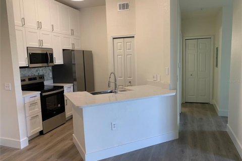 Copropriété à vendre à Sarasota, Floride: 1 chambre, 78.32 m2 № 2142974 - photo 2