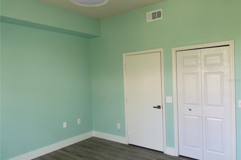 Copropriété à vendre à Sarasota, Floride: 1 chambre, 78.32 m2 № 2142974 - photo 11