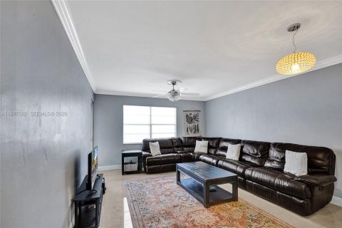 Condo in Deerfield Beach, Florida, 2 bedrooms  № 2081551 - photo 10