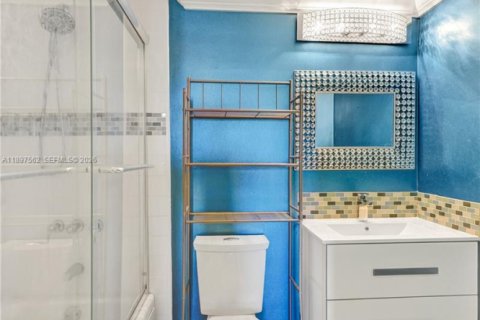 Condo in Deerfield Beach, Florida, 2 bedrooms  № 2081551 - photo 13