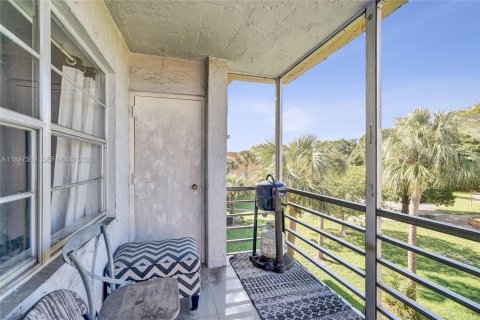 Condo in Deerfield Beach, Florida, 2 bedrooms  № 2081551 - photo 25