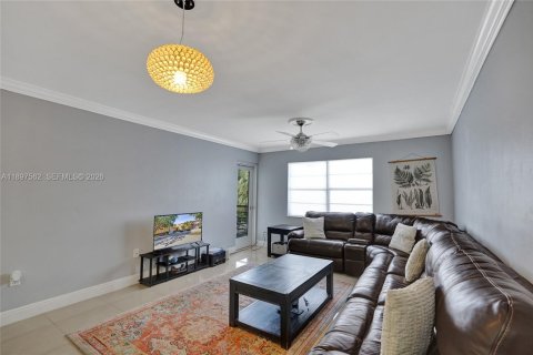 Condo in Deerfield Beach, Florida, 2 bedrooms  № 2081551 - photo 9