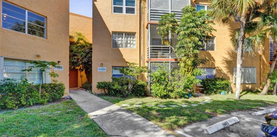 Condo in Deerfield Beach, Florida, 2 bedrooms  № 2081551