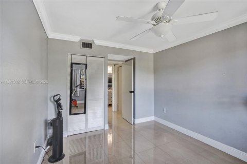 Condo in Deerfield Beach, Florida, 2 bedrooms  № 2081551 - photo 23