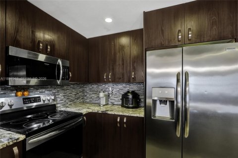 Condo in Deerfield Beach, Florida, 2 bedrooms  № 2081551 - photo 3