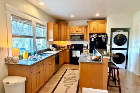 House in Tampa, Florida 3 bedrooms, 143.72 sq.m. № 2214779 - photo 9