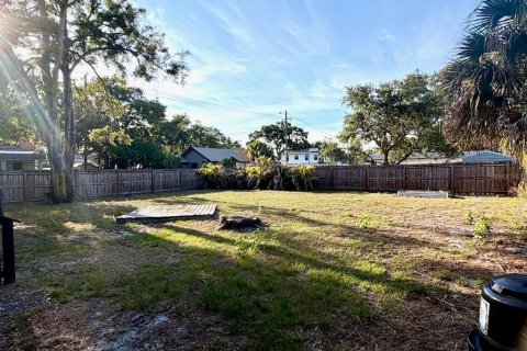 House in Tampa, Florida 3 bedrooms, 143.72 sq.m. № 2214779 - photo 12