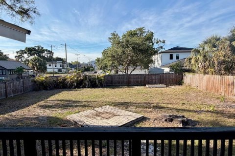 House in Tampa, Florida 3 bedrooms, 143.72 sq.m. № 2214779 - photo 11