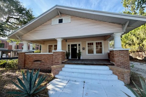 House in Tampa, Florida 3 bedrooms, 143.72 sq.m. № 2214779 - photo 6