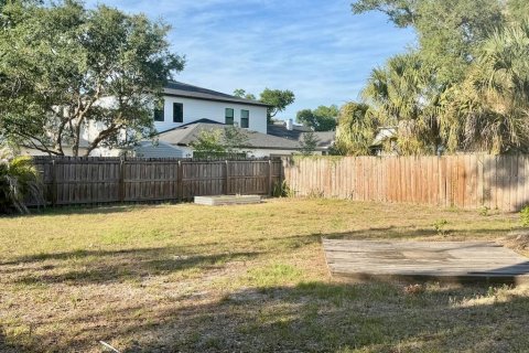 House in Tampa, Florida 3 bedrooms, 143.72 sq.m. № 2214779 - photo 14