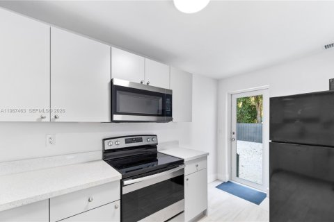 Купить виллу или дом в Майами, Флорида 6 спален, 180.04м2, № 2051770 - фото 10