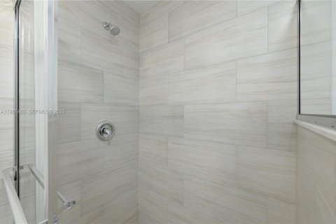 Купить виллу или дом в Майами, Флорида 6 спален, 180.04м2, № 2051770 - фото 14