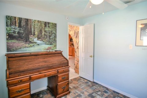 House in Seminole, Florida 4 bedrooms, 190.17 sq.m. № 1798049 - photo 14