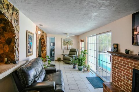 House in Seminole, Florida 4 bedrooms, 190.17 sq.m. № 1798049 - photo 28