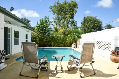 House in Seminole, Florida 4 bedrooms, 190.17 sq.m. № 1798049 - photo 4
