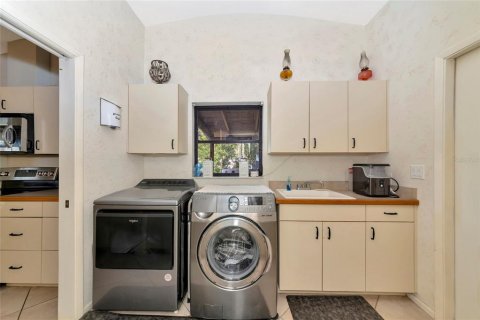 Купить виллу или дом в Сарасота, Флорида 6 комнат, 198.72м2, № 2348309 - фото 14