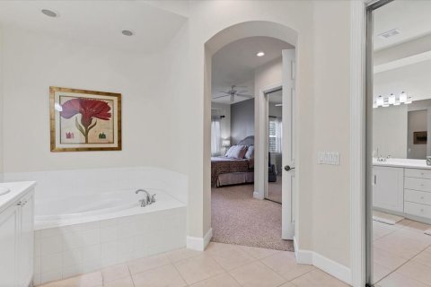 House in Bradenton, Florida 3 bedrooms, 195.09 sq.m. № 2213749 - photo 18