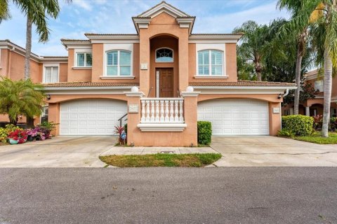 House in Bradenton, Florida 3 bedrooms, 195.09 sq.m. № 2213749