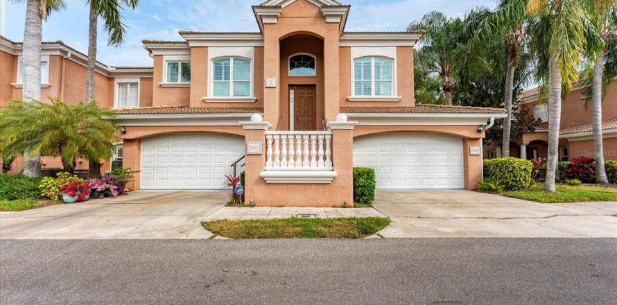 House in Bradenton, Florida 3 bedrooms, 195.09 sq.m. № 2213749