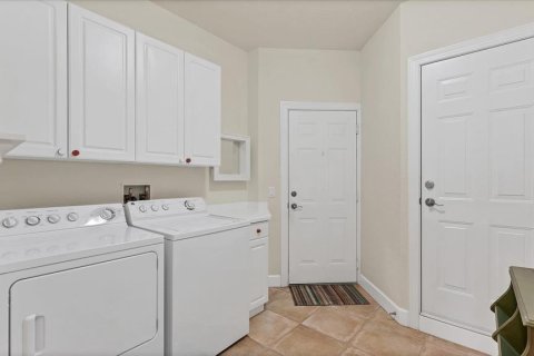 House in Bradenton, Florida 3 bedrooms, 195.09 sq.m. № 2213749 - photo 27