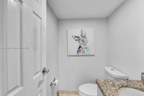 Condo in Sunny Isles Beach, Florida, 1 bedroom  № 1935768 - photo 15