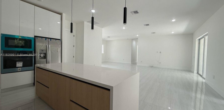 Villa ou maison à Cape Coral, Floride 3 chambres, 202.25 m2 № 1794317