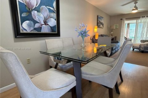 Condo in Bradenton, Florida, 2 bedrooms  № 2060224 - photo 10