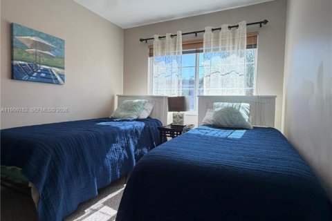 Condo in Bradenton, Florida, 2 bedrooms  № 2060224 - photo 12