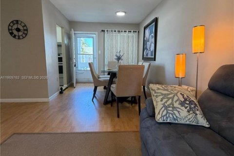 Condo in Bradenton, Florida, 2 bedrooms  № 2060224 - photo 14