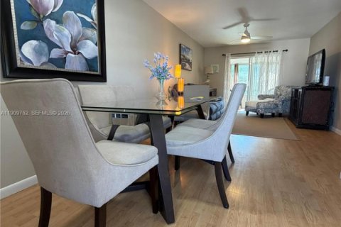 Condo in Bradenton, Florida, 2 bedrooms  № 2060224 - photo 5