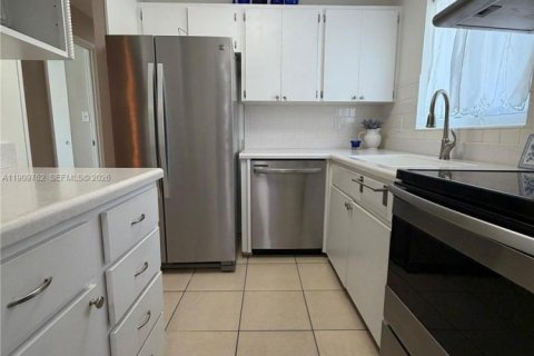 Condo in Bradenton, Florida, 2 bedrooms  № 2060224