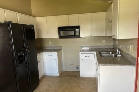 House in Clewiston, Florida 3 bedrooms, 97.55 sq.m. № 2092140 - photo 8