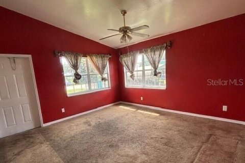 House in Clewiston, Florida 3 bedrooms, 97.55 sq.m. № 2092140 - photo 5