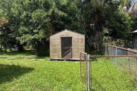 House in Clewiston, Florida 3 bedrooms, 97.55 sq.m. № 2092140 - photo 3