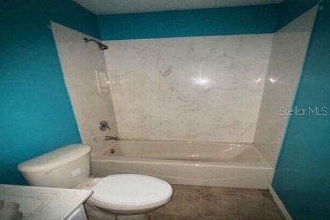 House in Clewiston, Florida 3 bedrooms, 97.55 sq.m. № 2092140 - photo 16