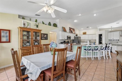 Casa en venta en Palm Coast, Florida, 3 dormitorios, 185.99 m2 № 2195763 - foto 9