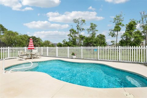 Casa en venta en Palm Coast, Florida, 3 dormitorios, 185.99 m2 № 2195763 - foto 2