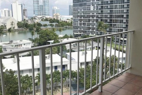 Copropriété à vendre à Miami Beach, Floride: 1 chambre, 72.46 m2 № 1896939 - photo 13
