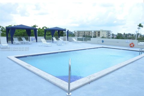 Copropriété à vendre à Miami Beach, Floride: 1 chambre, 72.46 m2 № 1896939 - photo 15