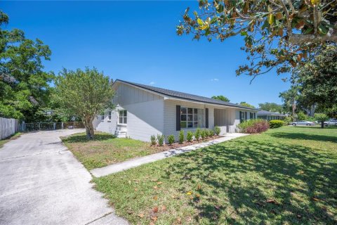 Villa ou maison à vendre à Lakeland, Floride: 4 chambres, 220.18 m2 № 2102112 - photo 2