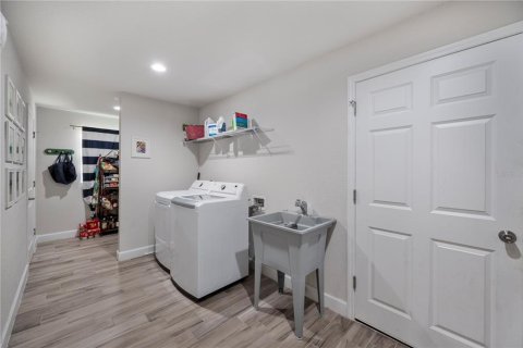 Villa ou maison à vendre à Lakeland, Floride: 4 chambres, 220.18 m2 № 2102112 - photo 29