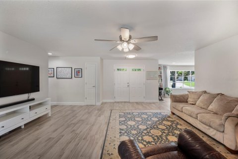 Villa ou maison à vendre à Lakeland, Floride: 4 chambres, 220.18 m2 № 2102112 - photo 27