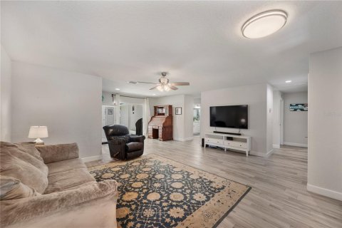 Villa ou maison à vendre à Lakeland, Floride: 4 chambres, 220.18 m2 № 2102112 - photo 25
