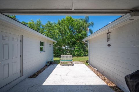 Villa ou maison à vendre à Lakeland, Floride: 4 chambres, 220.18 m2 № 2102112 - photo 10