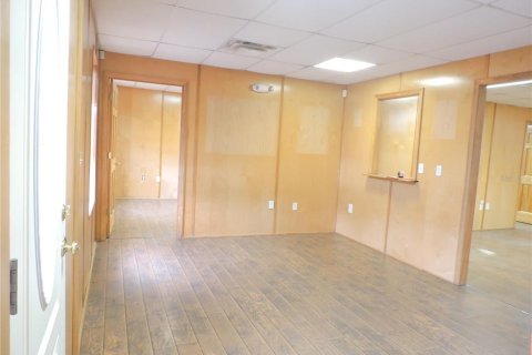Immobilier commercial à louer à Lake Wales, Floride: 182.09 m2 № 1855928 - photo 4