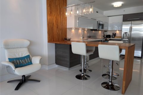 Condo in Miami Beach, Florida, 1 bedroom  № 1950130 - photo 4