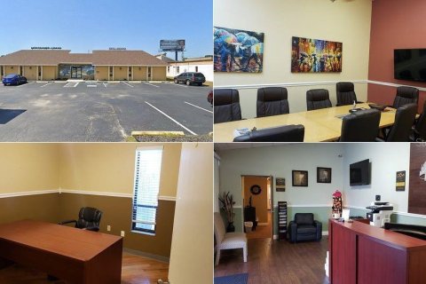 Propiedad comercial en alquiler en Port Richey, Florida, 478.17 m2 № 1533207 - foto 1