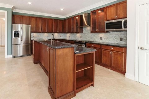 House in Orlando, Florida 5 bedrooms, 306.39 sq.m. № 2208444 - photo 10