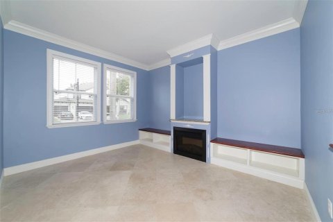 House in Orlando, Florida 5 bedrooms, 306.39 sq.m. № 2208444 - photo 9